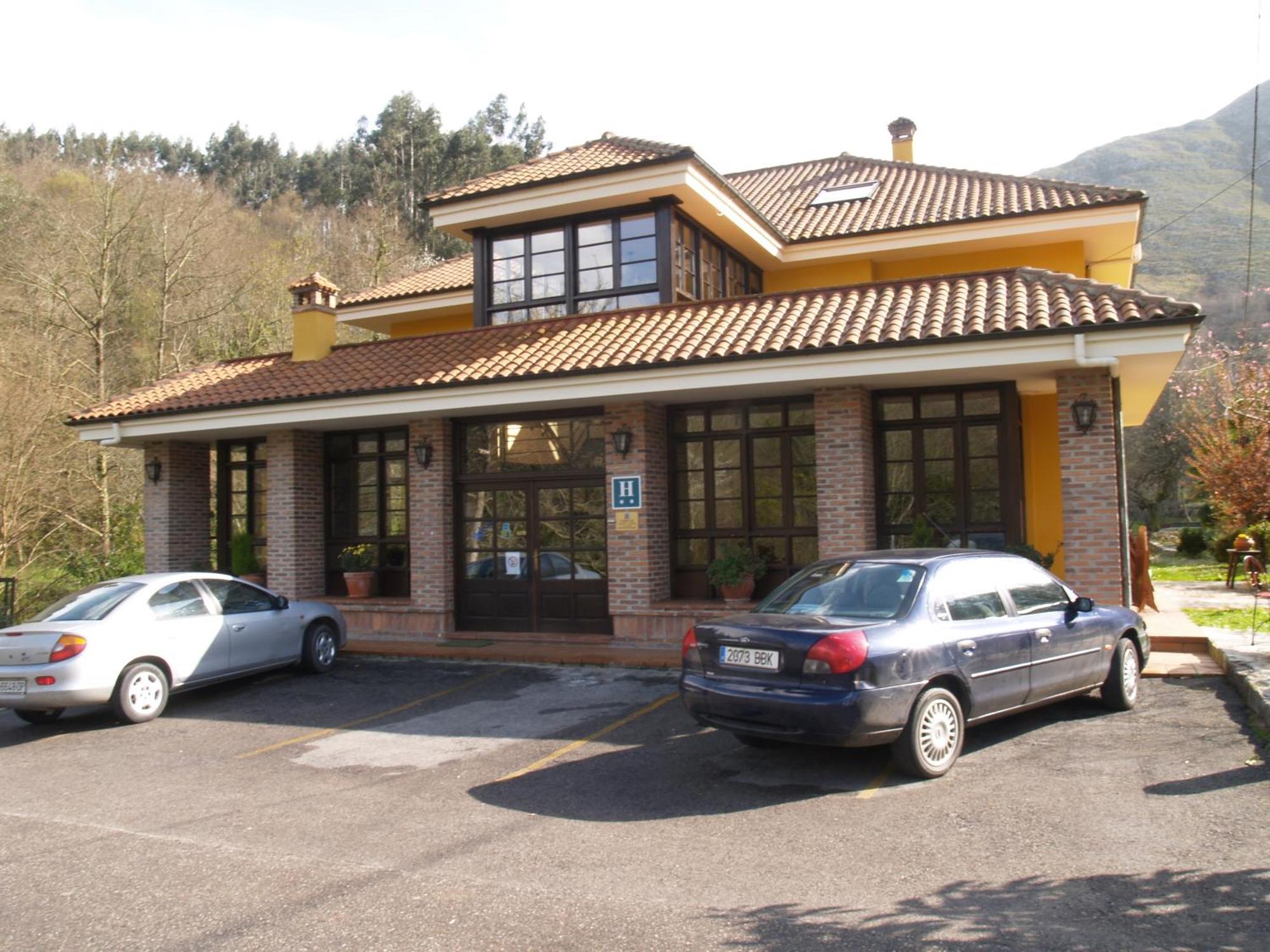Hotel Benzua Villanueva de Ardisana Zewnętrze zdjęcie